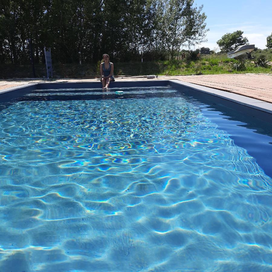 Hotel Aux Roses de l'Etang à Capestang Extérieur photo