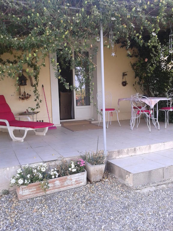 Hotel Aux Roses de l'Etang à Capestang Extérieur photo