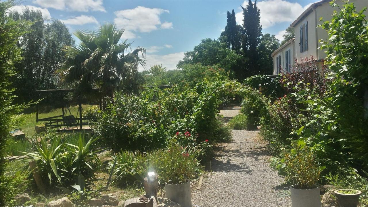 Hotel Aux Roses de l'Etang à Capestang Extérieur photo