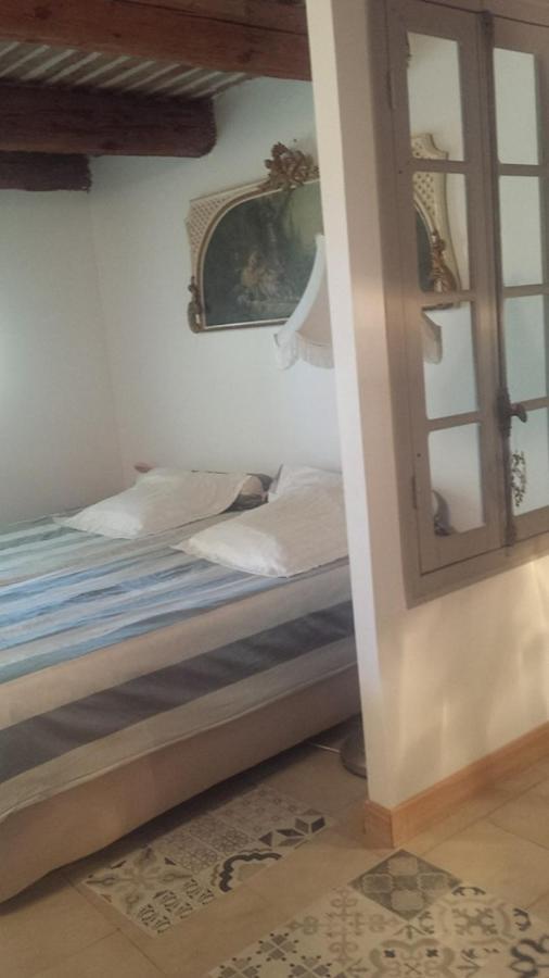 Hotel Aux Roses de l'Etang à Capestang Extérieur photo